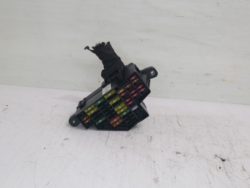 Recambio de caja reles / fusibles para volkswagen passat lim. (362) advance bluemotion referencia OEM IAM 1J1970014AA  