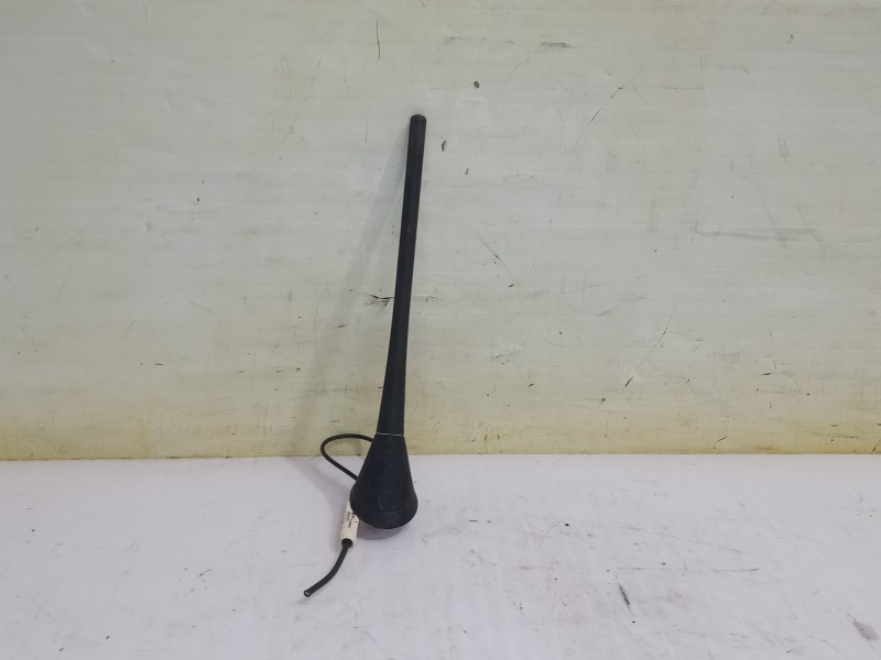 Recambio de antena para skoda fabia (5j2 ) family referencia OEM IAM 6R0035501F  