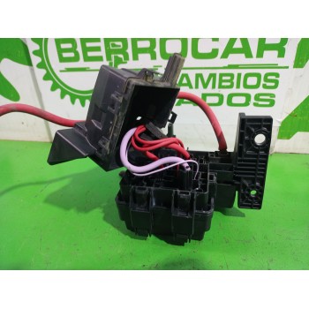 Recambio de caja reles / fusibles para renault scenic iii xmod bose referencia OEM IAM 63511832  