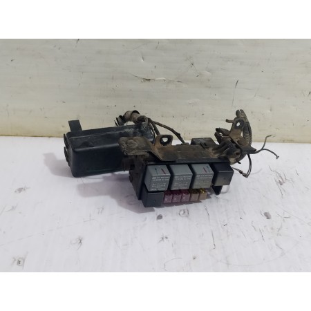 Recambio de caja reles / fusibles para kia carnival ii 2.9 crdi lx referencia OEM IAM OK53A67BX1  