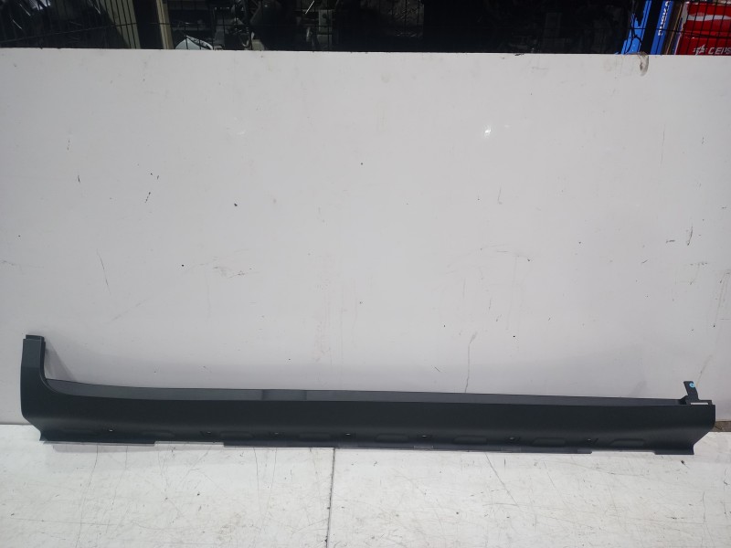 Recambio de faldon lateral para mg marvel r referencia OEM IAM 529307997  