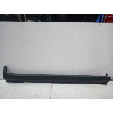 Recambio de faldon lateral para mg marvel r referencia OEM IAM 529307997  