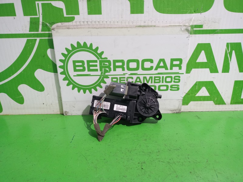 Recambio de motor elevalunas delantero izquierdo para renault scenic iii xmod bose referencia OEM IAM 966316200  