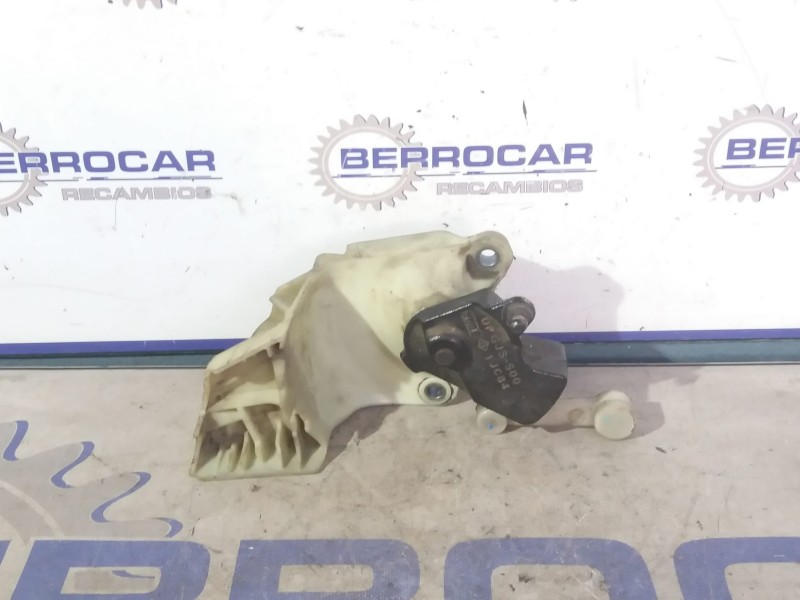 Recambio de soporte caja cambios para peugeot 208 1.6 blue-hdi fap referencia OEM IAM 1813J8  