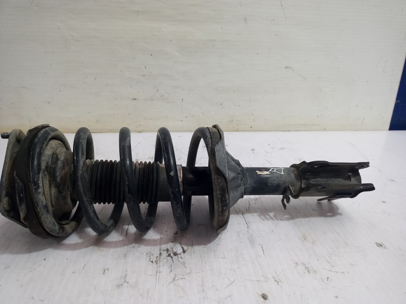 Recambio de amortiguador delantero izquierdo para kia carnival ii 2.9 crdi lx referencia OEM IAM K55F34900  