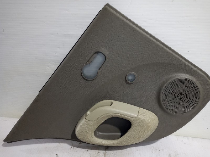 Recambio de guarnecido puerta trasera izquierda para nissan micra (k12e) acenta referencia OEM IAM 82901AX100  