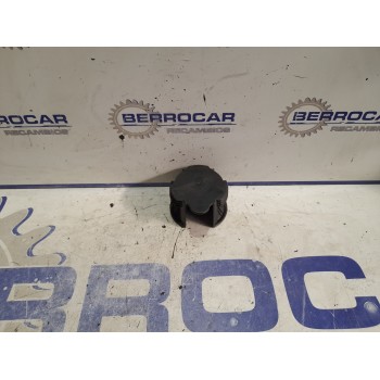 Recambio de posavasos para land rover discovery 2.7 td v6 cat referencia OEM IAM 8H22046B94  