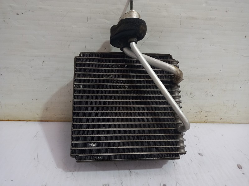 Recambio de evaporador aire acondicionado para kia carnival ii 2.9 crdi lx referencia OEM IAM K56E61C02A  