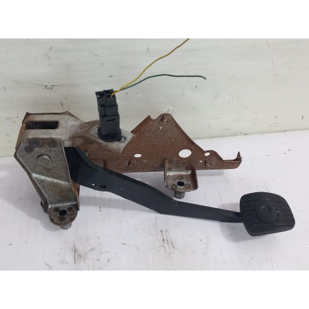 Recambio de pedal de freno para nissan micra (k12e) acenta referencia OEM IAM 46501AX700  