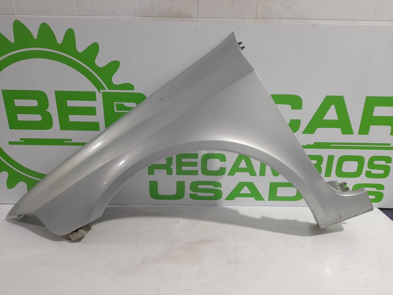 Recambio de aleta delantera izquierda para renault laguna ii (bg0) 1.6 referencia OEM IAM 8200295803  