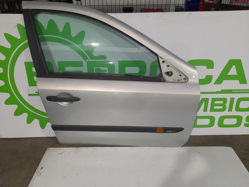 Recambio de puerta delantera derecha para renault laguna ii (bg0) 1.6 referencia OEM IAM 7751471659  