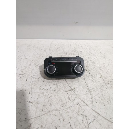 Recambio de mando climatizador para seat 124 1.6 referencia OEM IAM 93013825017  