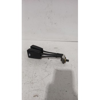 Recambio de enganche cinturon trasero derecho para seat arosa (6h1) 1.4 tdi referencia OEM IAM 6X0857488  