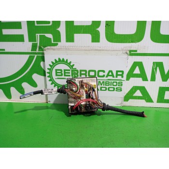 CAJA RELES / FUSIBLES 284B63984R 