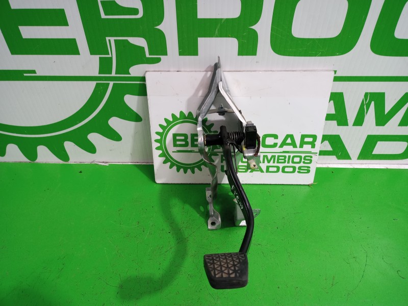 Recambio de pedal freno para opel astra h berlina essentia referencia OEM IAM 13173780  