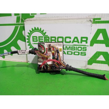 Recambio de caja reles / fusibles para renault laguna grandtour iii renault laguna iii grandtour referencia OEM IAM 284B63984R  