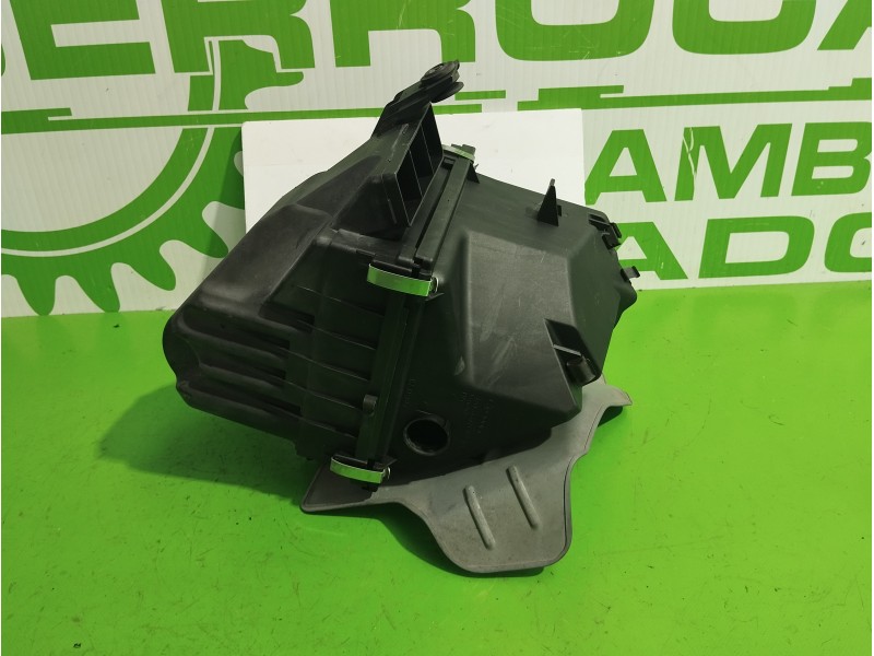 Recambio de filtro aire para volkswagen passat berlina (3b3) 1.6 referencia OEM IAM 3B0133837  