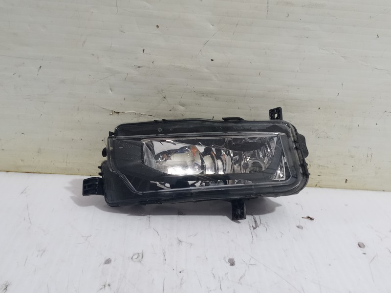 Recambio de faro antiniebla izquierdo para volkswagen transporter t6 t6 caravelle trendline referencia OEM IAM 7E0941661B  