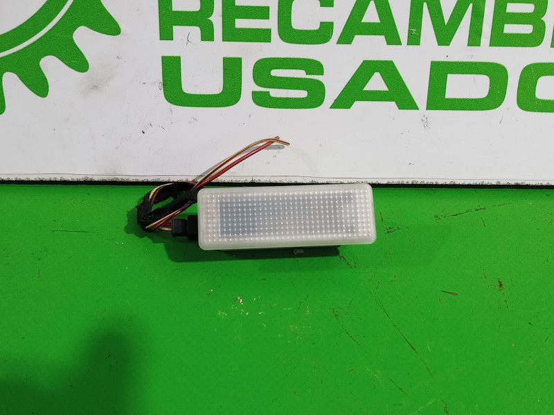 Recambio de luz interior para bmw serie 3 touring (e91) 2.0 16v referencia OEM IAM 6972605  