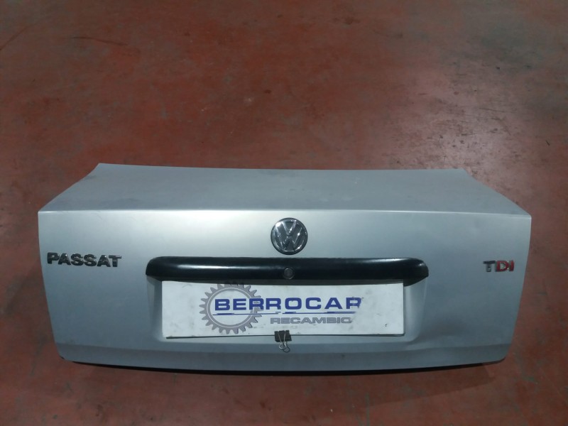 Recambio de porton trasero para volkswagen passat berlina (3b2) 1.9 tdi referencia OEM IAM 3B5827025C  