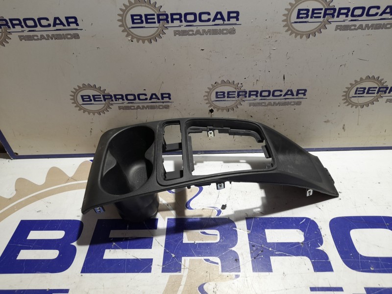 Recambio de consola central para seat ibiza (6p1) 1.0 tsi referencia OEM IAM 6P0858329A  