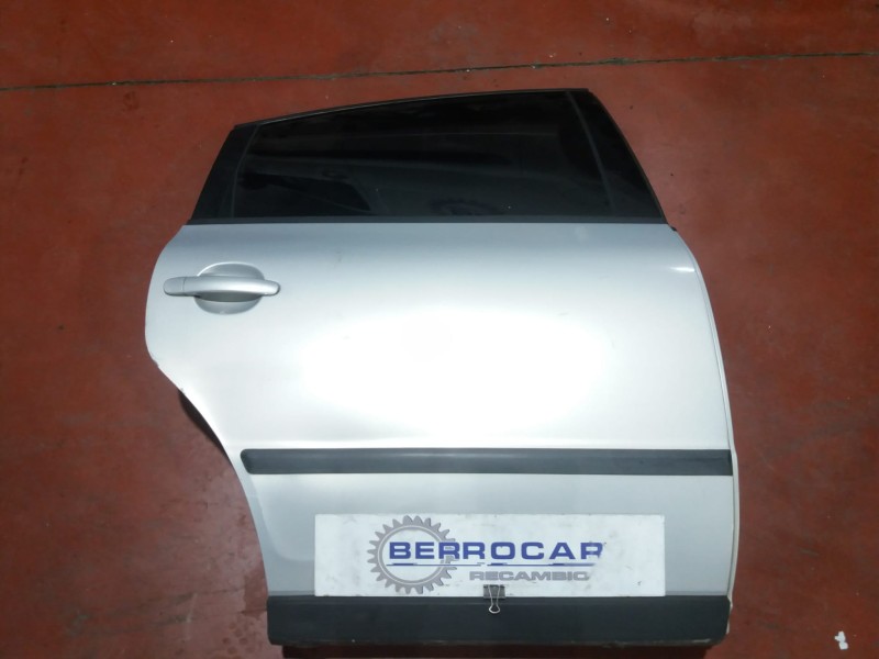 Recambio de puerta trasera derecha para volkswagen passat berlina (3b2) 1.9 tdi referencia OEM IAM 3B5833052AB  