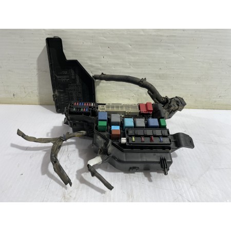 Recambio de caja reles / fusibles para toyota prius (nhw20) basis referencia OEM IAM 5525YA1  