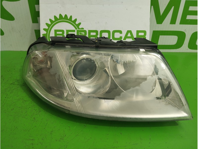 Recambio de faro derecho para volkswagen passat berlina (3b3) 1.6 referencia OEM IAM 3B0941016  