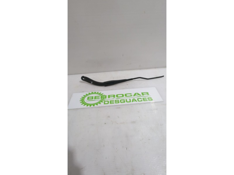 Recambio de brazo limpia delantero izquierdo para dacia duster (hm_) 1.0 tce 90 referencia OEM IAM 288817528R  