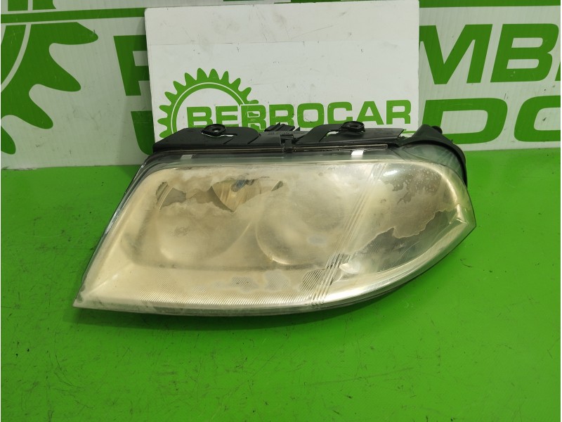 Recambio de faro izquierdo para volkswagen passat berlina (3b3) 1.6 referencia OEM IAM 3B0941015  