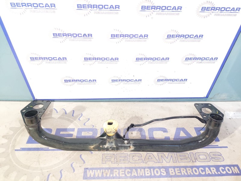 Recambio de travesaño inferior para volkswagen passat berlina (3b2) 1.9 tdi referencia OEM IAM 8D0199521M  