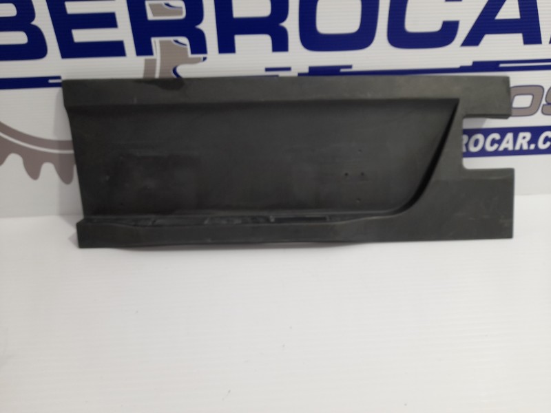 Recambio de molduras traseras para iveco daily furgón 2.3 diesel scr referencia OEM IAM 5801541464 5801540269  