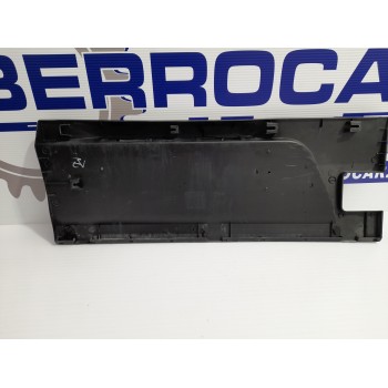 Recambio de molduras traseras para iveco daily furgón 2.3 diesel scr referencia OEM IAM 5801541464 5801540269  