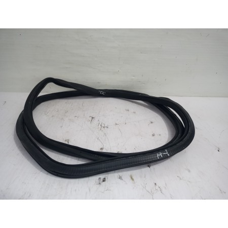 Recambio de goma contorno para volkswagen passat lim. (362) advance bluemotion referencia OEM IAM 3C4867911B  