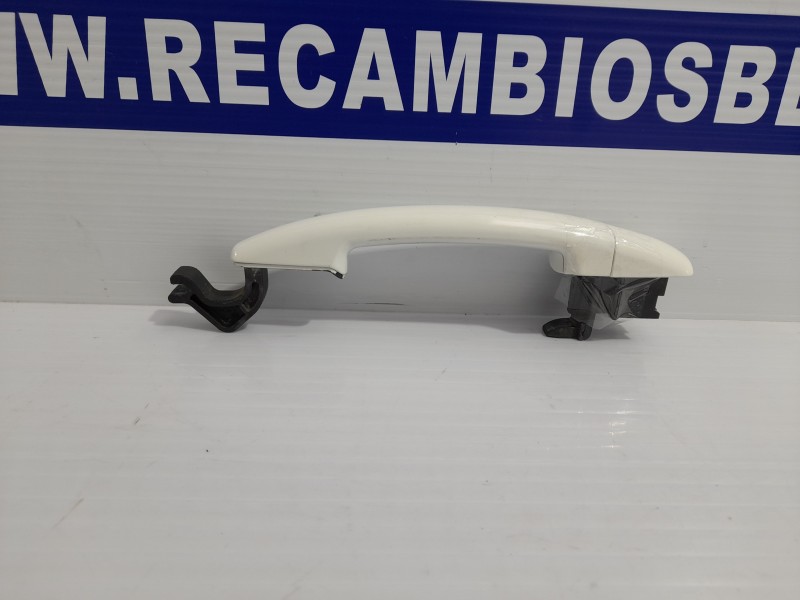 Recambio de maneta exterior delantera derecha para peugeot 207 1.4 16v vti referencia OEM IAM 96845224677  