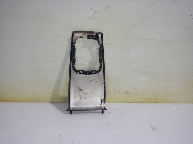 Recambio de moldura para audi a6 avant (4b5) 2.5 tdi quattro referencia OEM IAM 4B0864261  