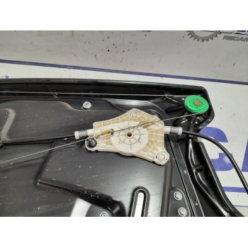 Recambio de elevalunas delantero izquierdo para land rover discovery 2.7 td v6 cat referencia OEM IAM 994730  