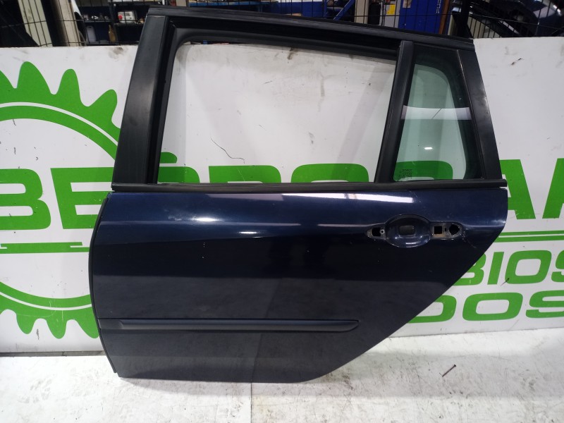 Recambio de puerta trasera izquierda para renault laguna grandtour iii renault laguna iii grandtour referencia OEM IAM 821010024