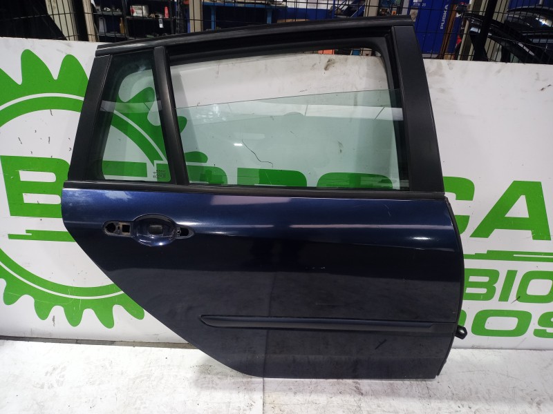 Recambio de puerta trasera derecha para renault laguna grandtour iii renault laguna iii grandtour referencia OEM IAM 821000023R 