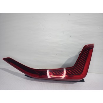 PILOTO TRASERO DERECHO 92402AT000 