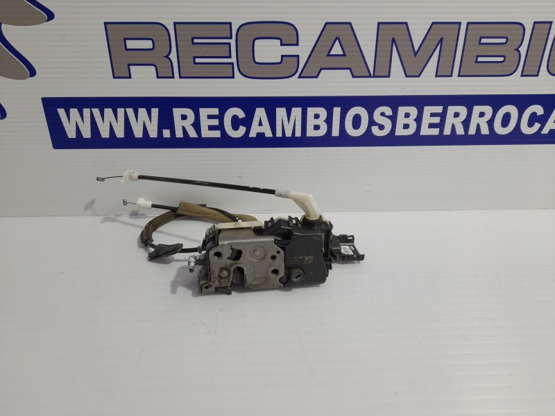 Recambio de cerradura puerta delantera derecha para peugeot partner kombi 1.6 16v referencia OEM IAM PSA828405  