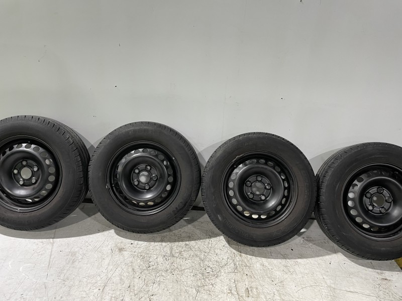 Recambio de juego llantas para volkswagen transporter t6 t6 caravelle trendline referencia OEM IAM 7F060102703C  