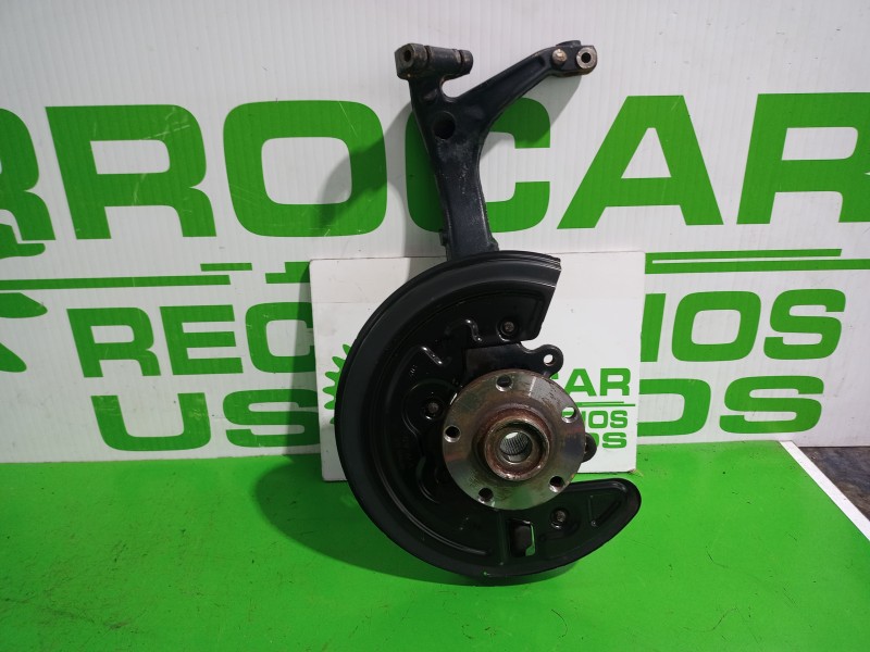 Recambio de mangueta delantera izquierda para volkswagen passat berlina (3b3) 1.6 referencia OEM IAM 8D0407253B  