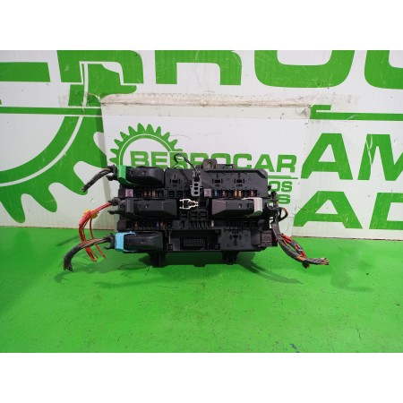 Recambio de caja reles / fusibles para opel astra h berlina elegance referencia OEM IAM 13145017  