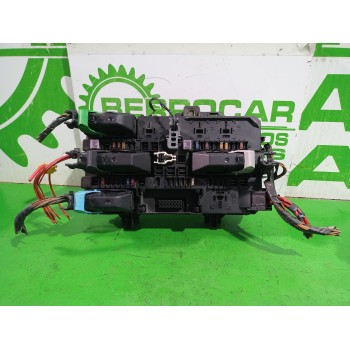 Recambio de caja reles / fusibles para opel astra h berlina elegance referencia OEM IAM 13145017  