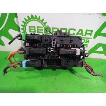 Recambio de caja reles / fusibles para opel astra h berlina elegance referencia OEM IAM 13145017  