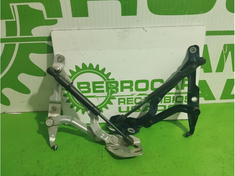 Recambio de bisagras maletro para volkswagen passat berlina (3b3) 1.6 referencia OEM IAM 3B5827302 / 3B5827301  