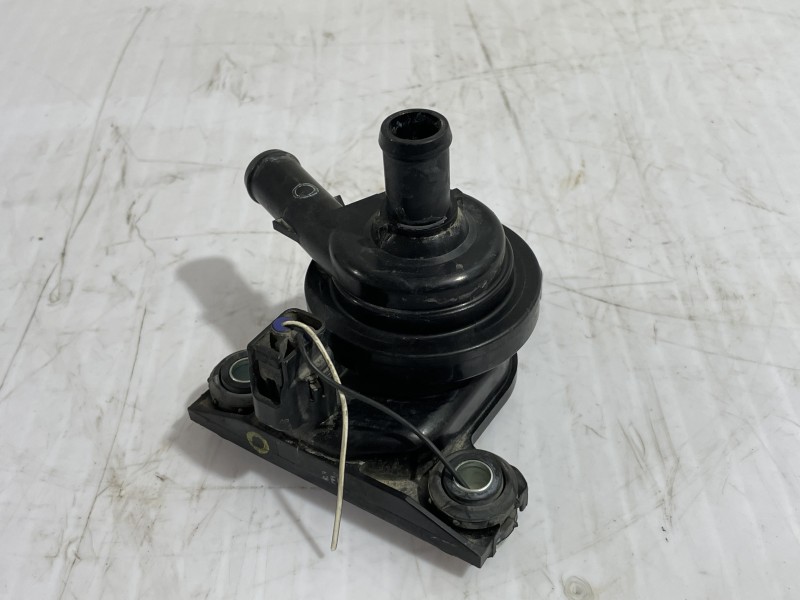 Recambio de bomba agua para toyota prius (nhw20) basis referencia OEM IAM G902047031  