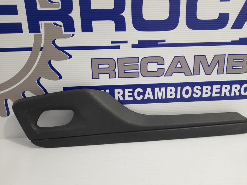 Recambio de moldura interior para toyota proace verso referencia OEM IAM 98091769  