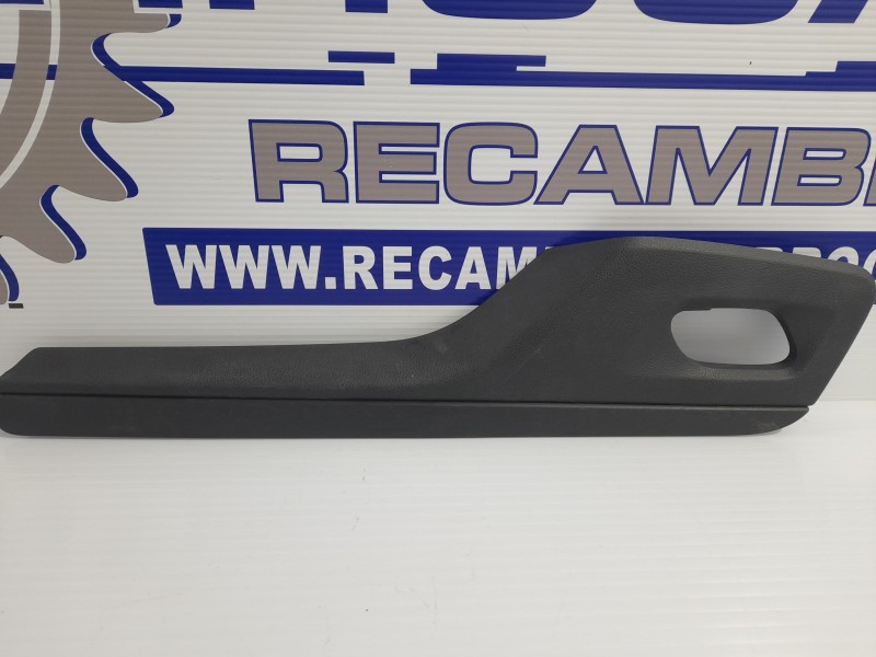 Recambio de moldura interior para toyota proace verso referencia OEM IAM 98091768  